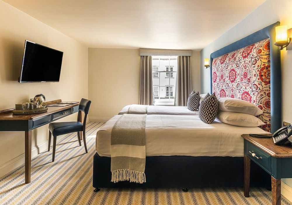 The George of Colchester Twin Room 3