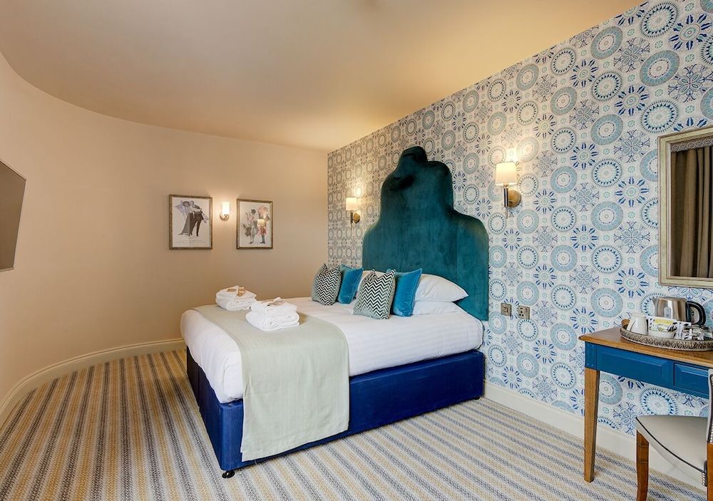 The George of Colchester Superior Double Room 3