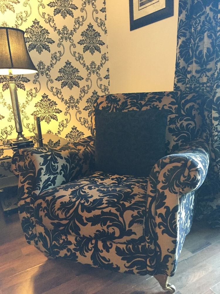 Oakhill Apartments Edinburgh (Ltd) Three-Bedroom Apartment 12