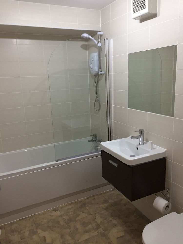 Oakhill Apartments Edinburgh (Ltd) Three-Bedroom Apartment 15