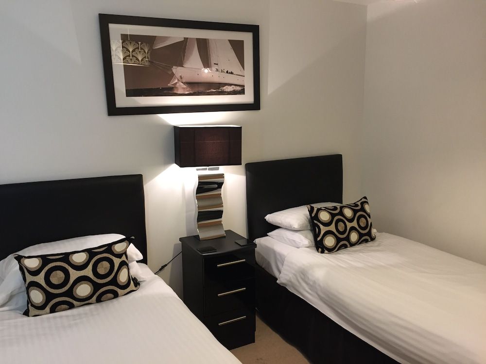 Oakhill Apartments Edinburgh (Ltd) Three-Bedroom Apartment 4