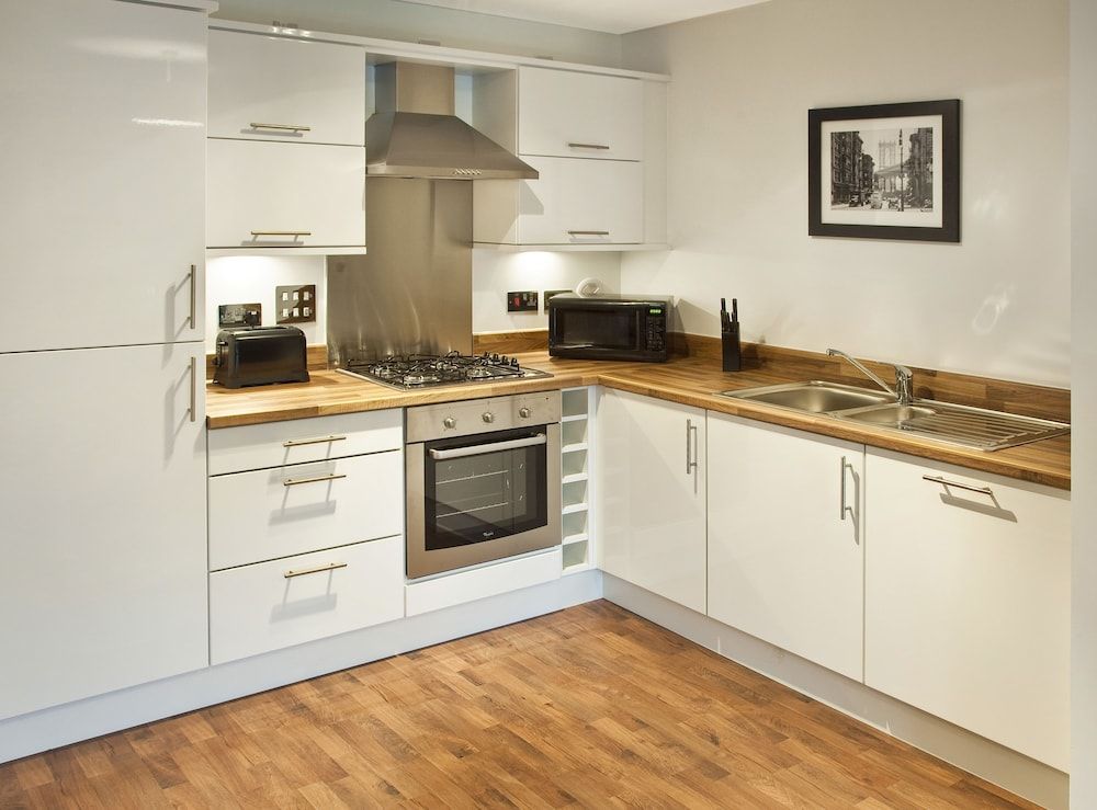 Oakhill Apartments Edinburgh (Ltd) Three-Bedroom Apartment 9