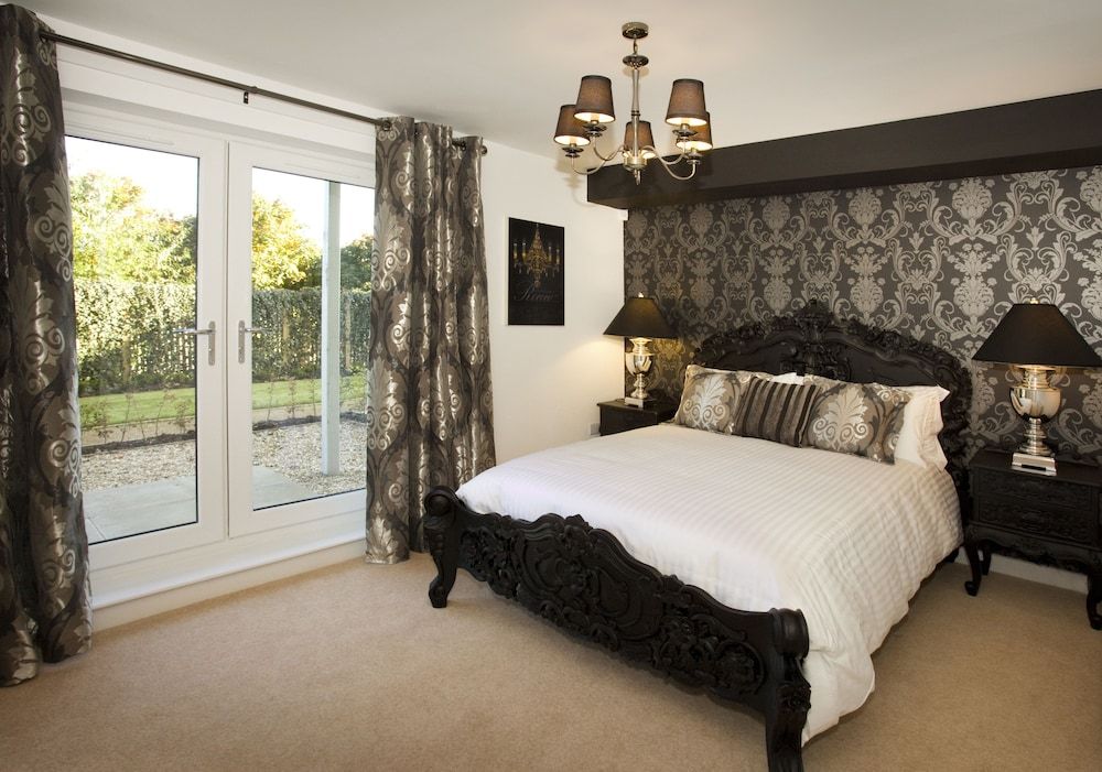 Oakhill Apartments Edinburgh (Ltd) Three-Bedroom Apartment