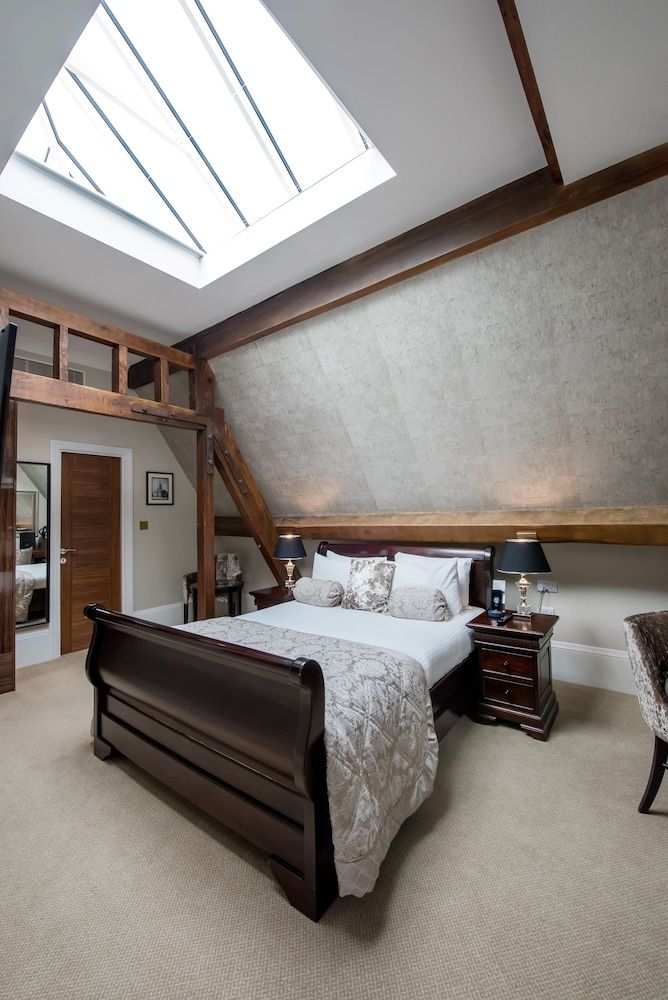 Standard Loft (Sky View)