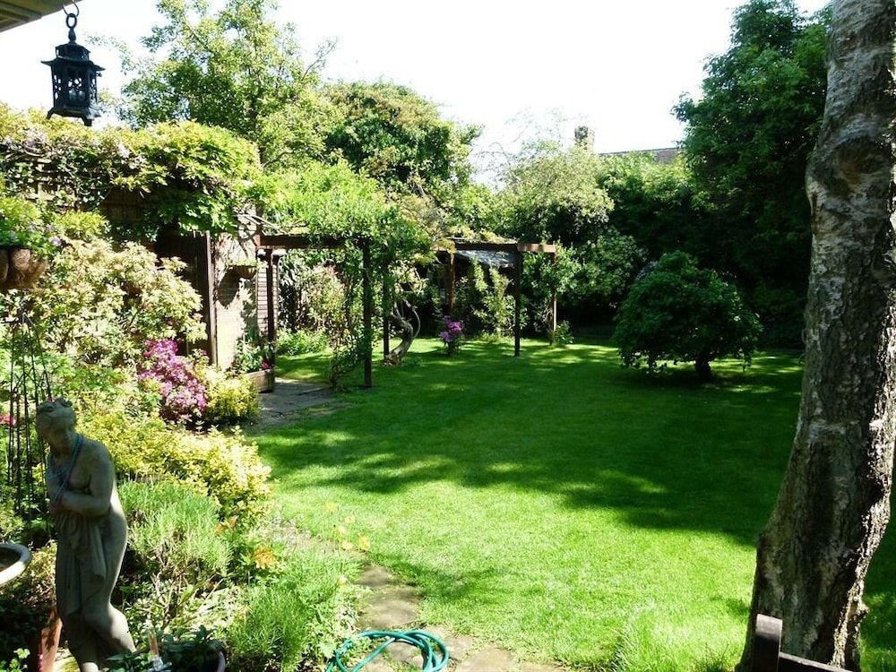 undefined Iolanthe 7