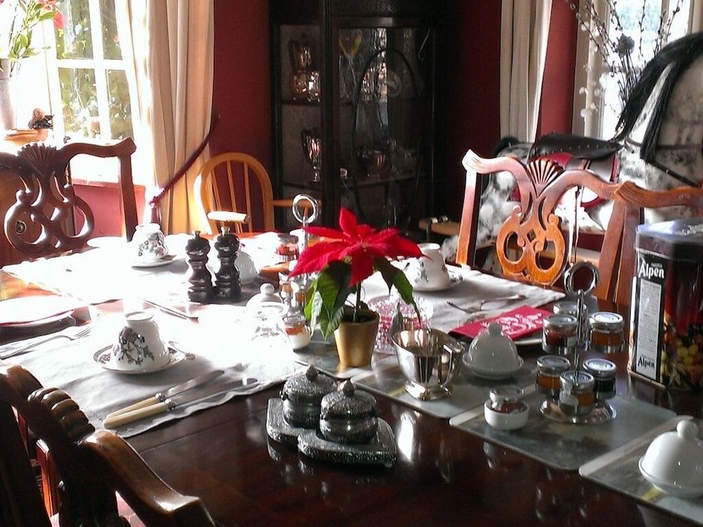 undefined Iolanthe 5