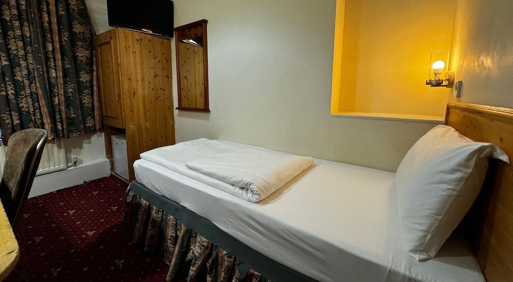 undefined Bridge Park Hotel