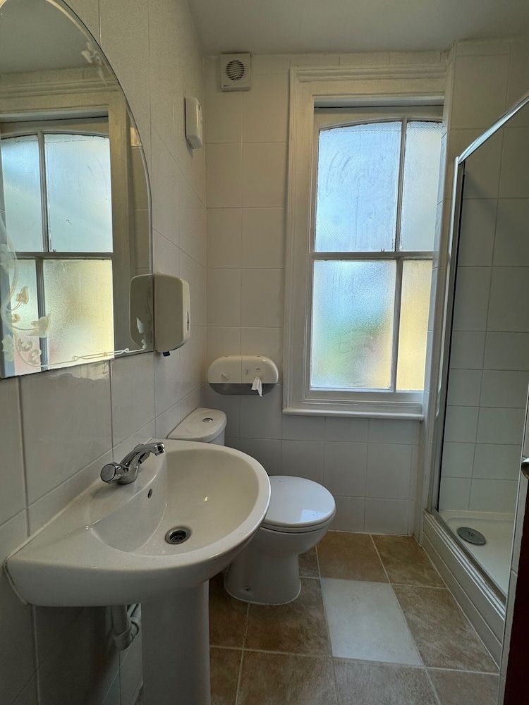 undefined Bridge Park Hotel 4