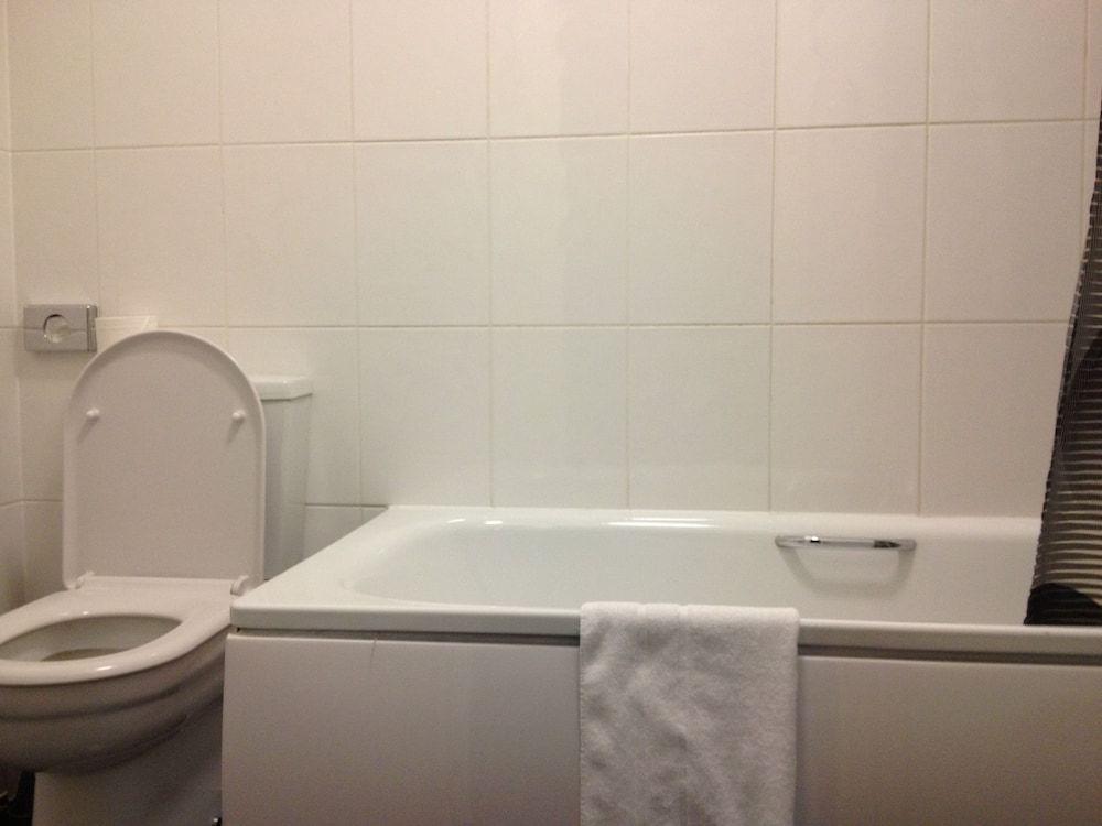 undefined Bridge Park Hotel 7