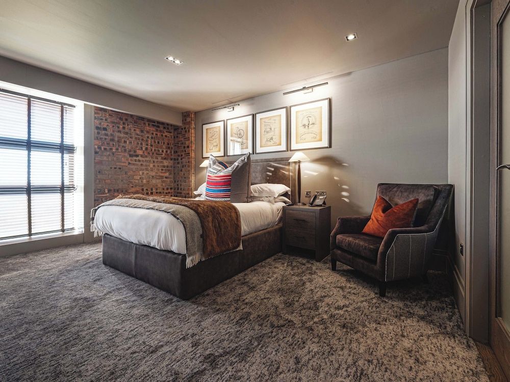 Dakota Eurocentral Signature Suite 3