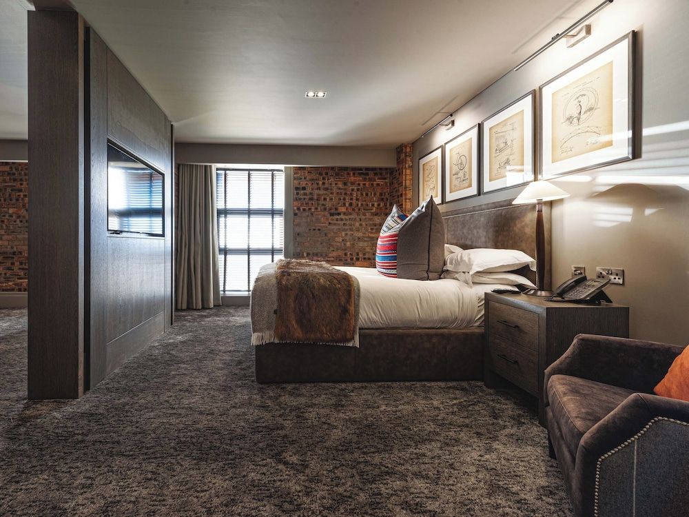 Dakota Eurocentral Signature Suite