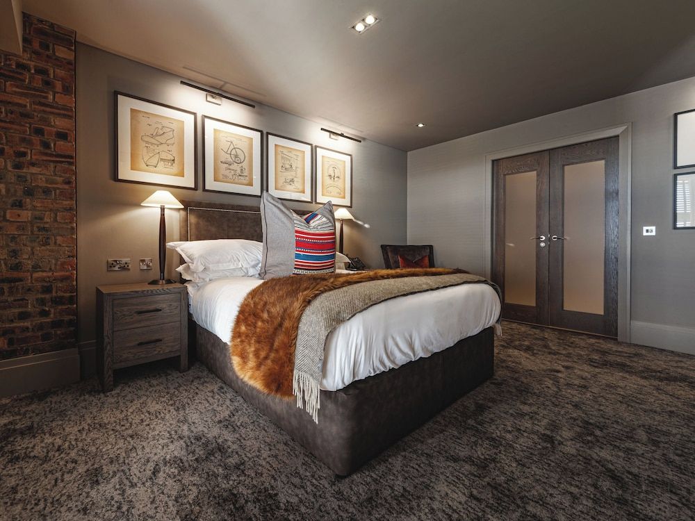 Dakota Eurocentral Signature Suite 2