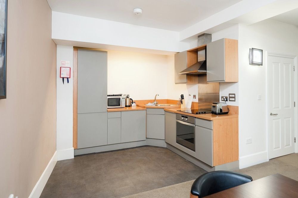 SACO Bristol- West India House One Bedroom Apartment Underground 5