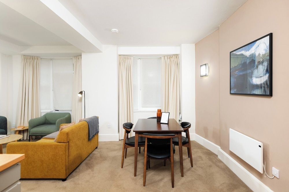 SACO Bristol- West India House One Bedroom Apartment Underground 9