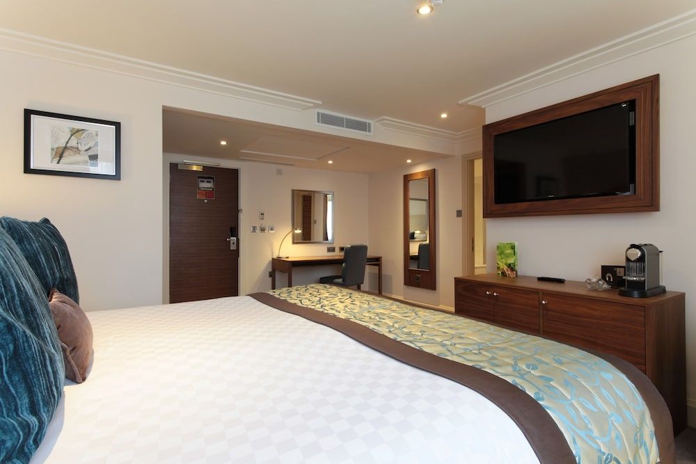 The Marble Arch Hotel, by Thistle Standard Double Room