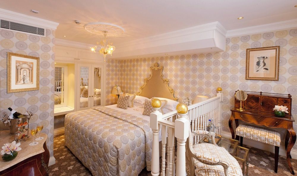 undefined The Chesterfield Mayfair 6