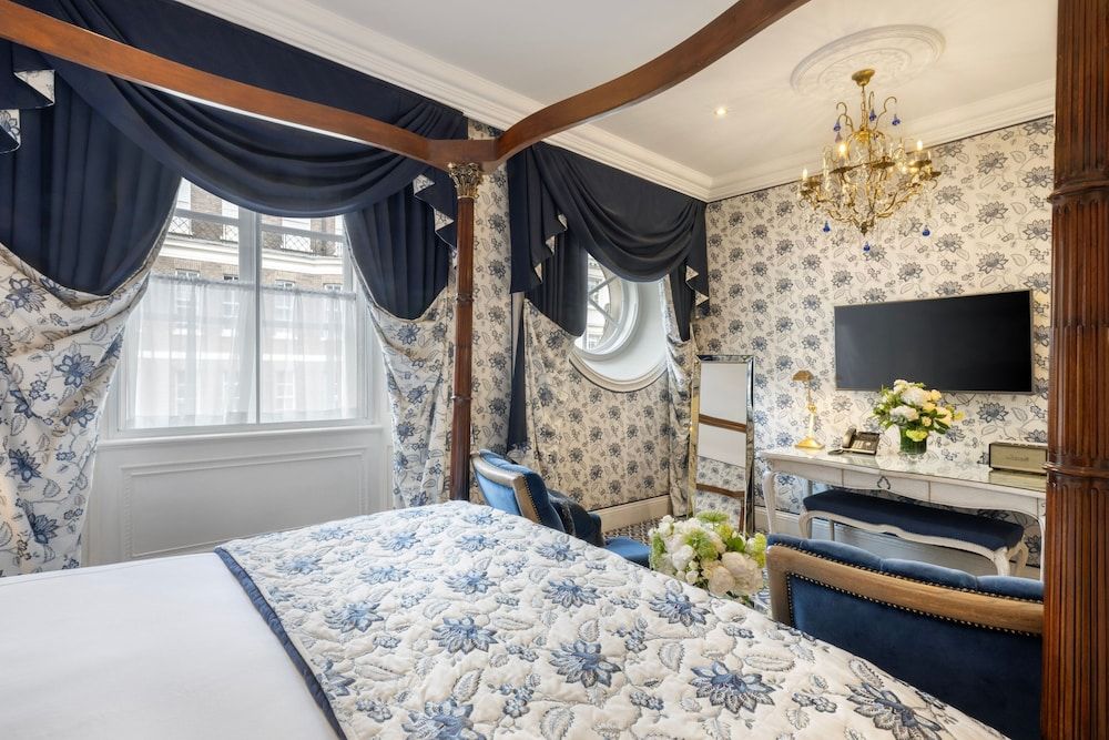 undefined The Chesterfield Mayfair 5