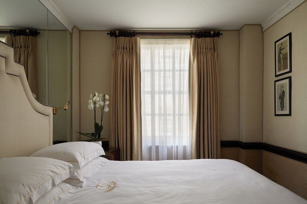 The Chesterfield Mayfair Classic Double Room 5