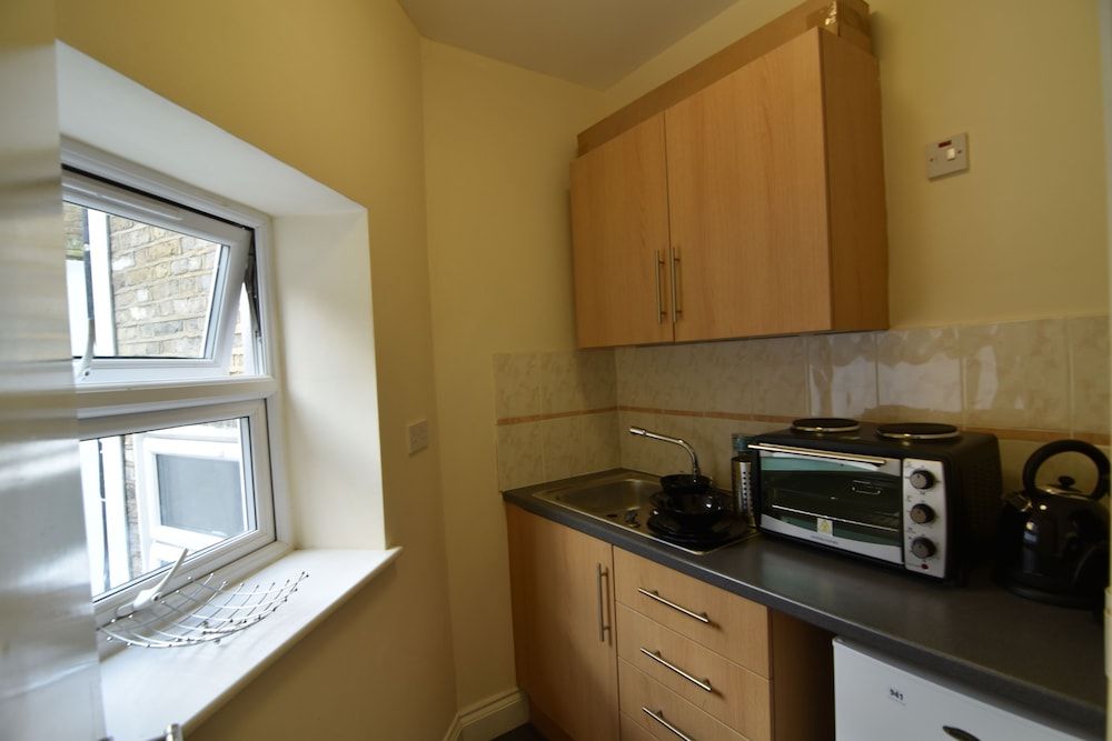 Brighter Properties Studio Flat, 1 Double Bed 11