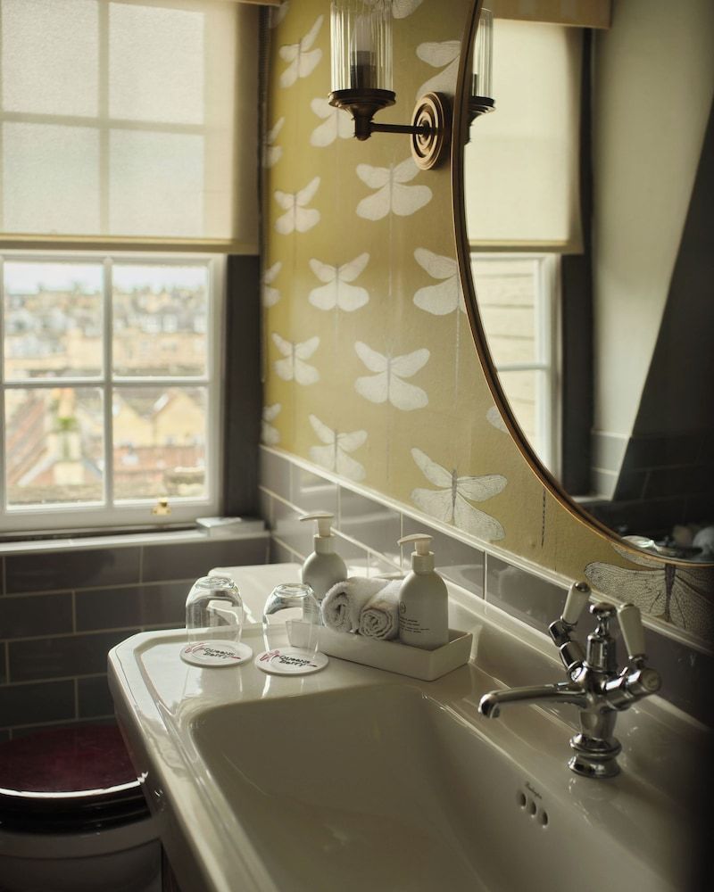 The Queensberry Hotel Classic Double Room, 1 Double Bed 9