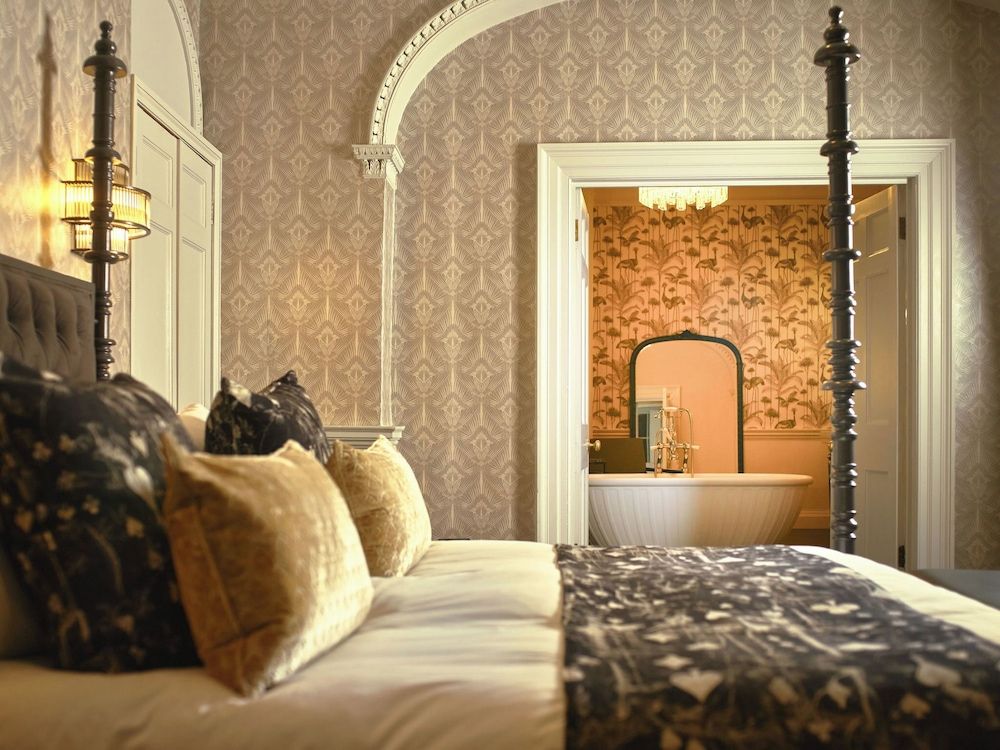 undefined The Queensberry Hotel 8