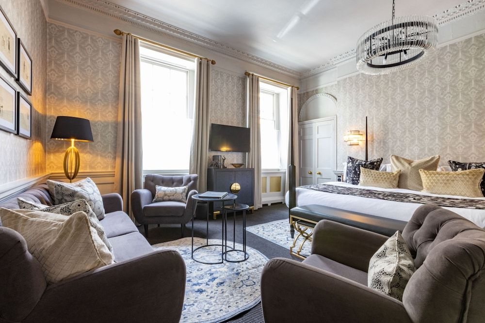 undefined The Queensberry Hotel 6