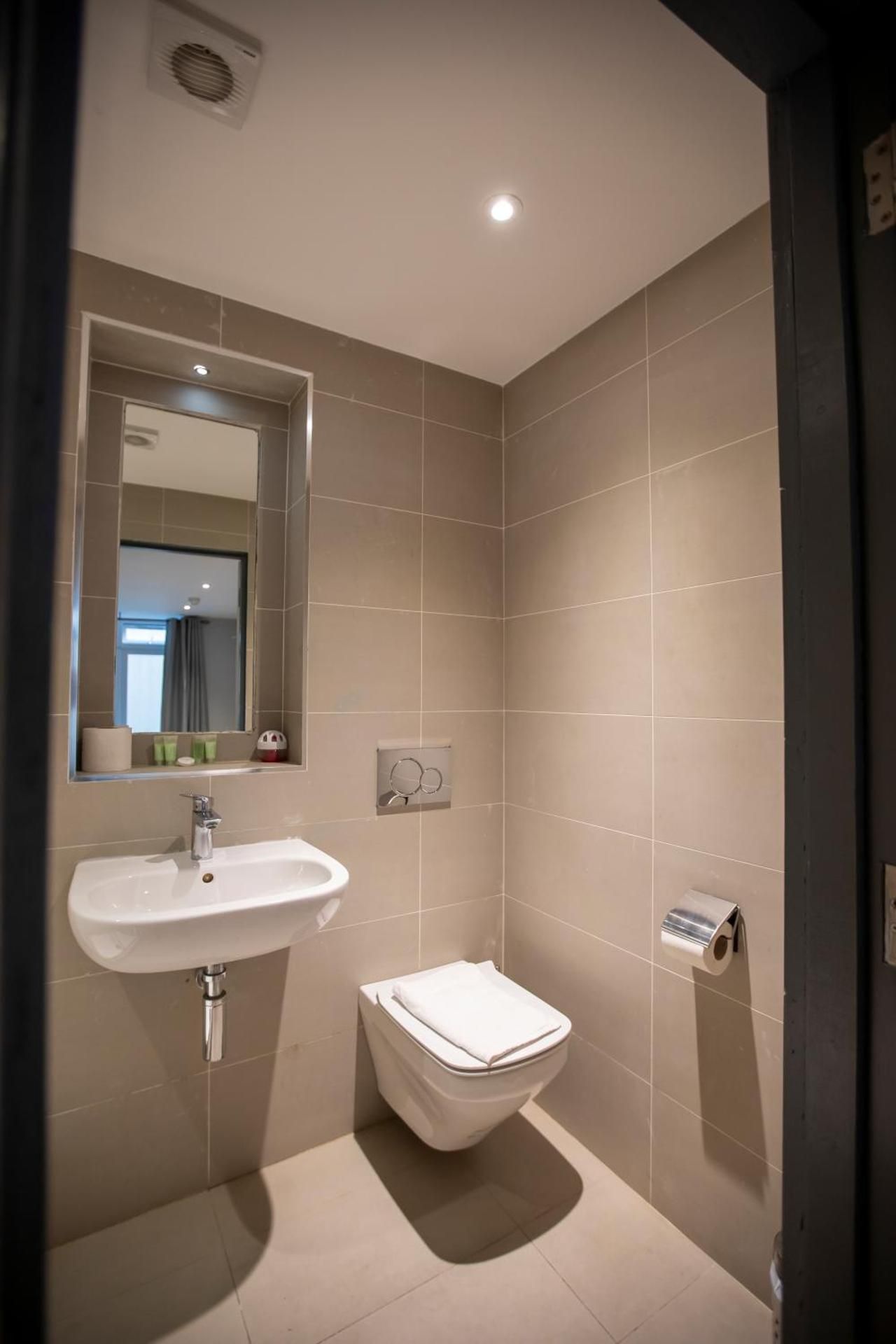 undefined W6 Hotel Hammersmith 9