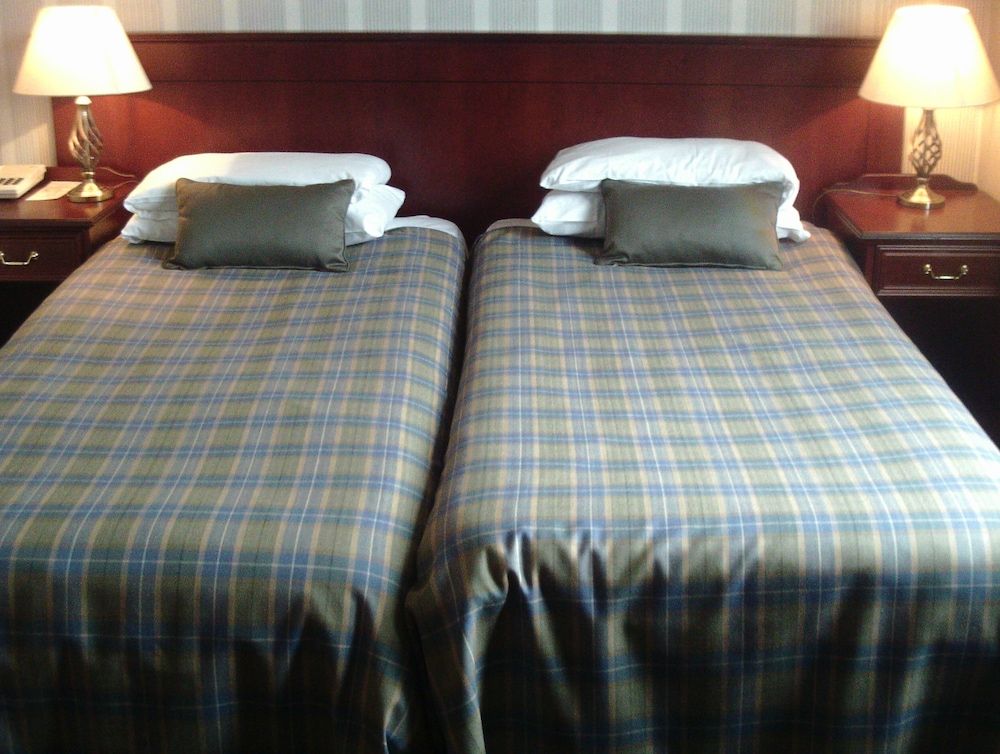 Nethybridge Hotel Superior Twin Room 5