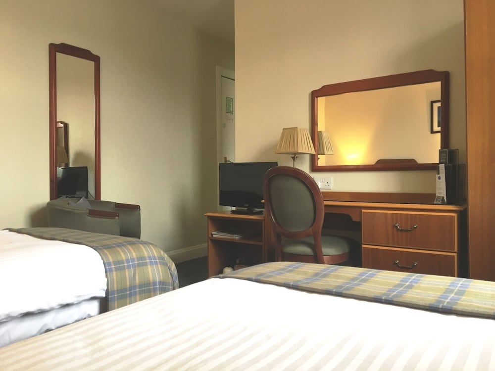 Nethybridge Hotel Superior Twin Room 4