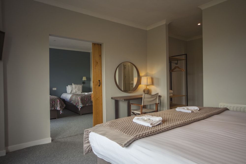 The Highfield Hotel Family Suite, 2 Bedrooms, Balcony 3