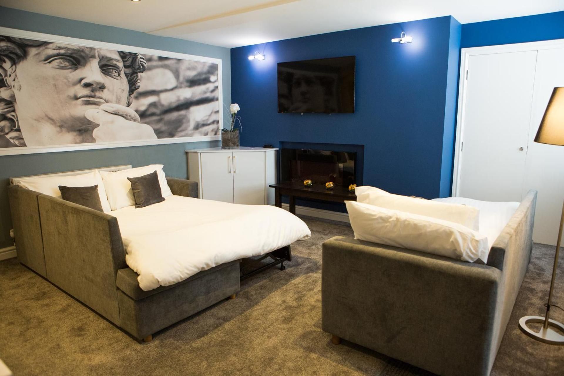 Apartment with Two Double Beds and Two Single Beds