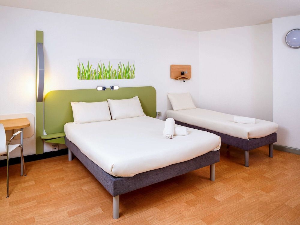 ibis budget London Hounslow Double Room 6