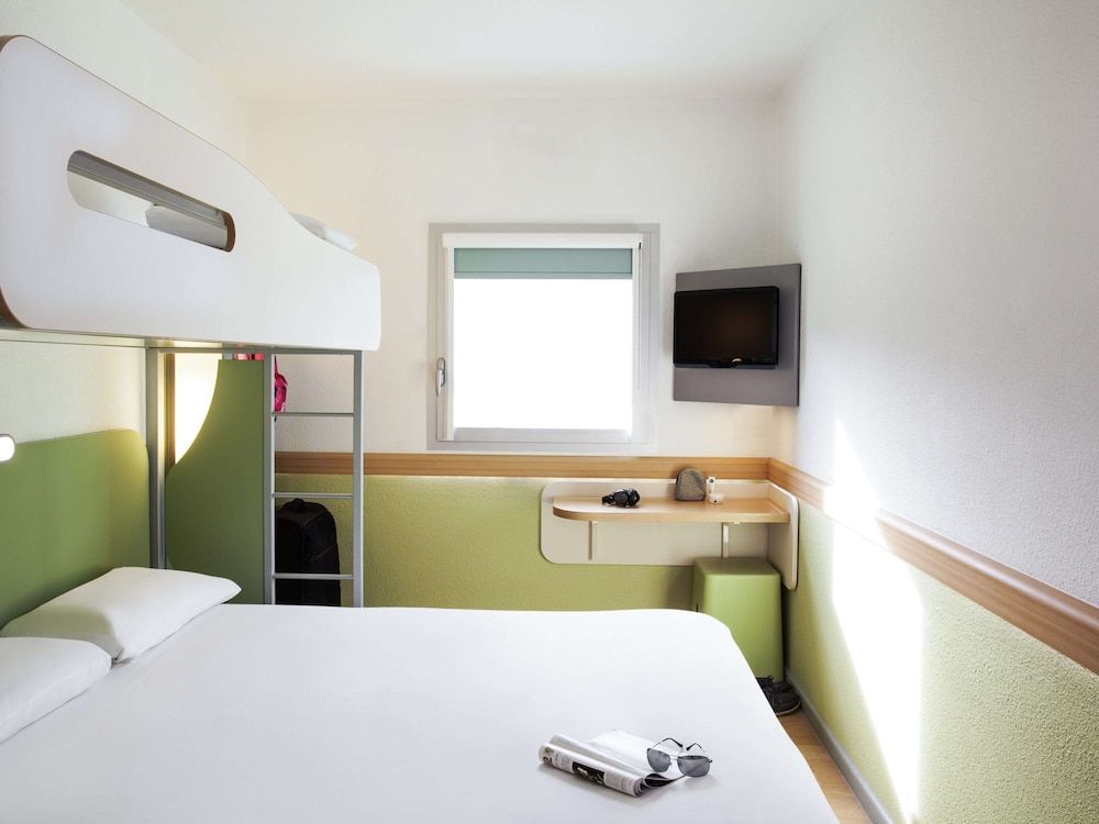ibis budget London Hounslow Double Room 4