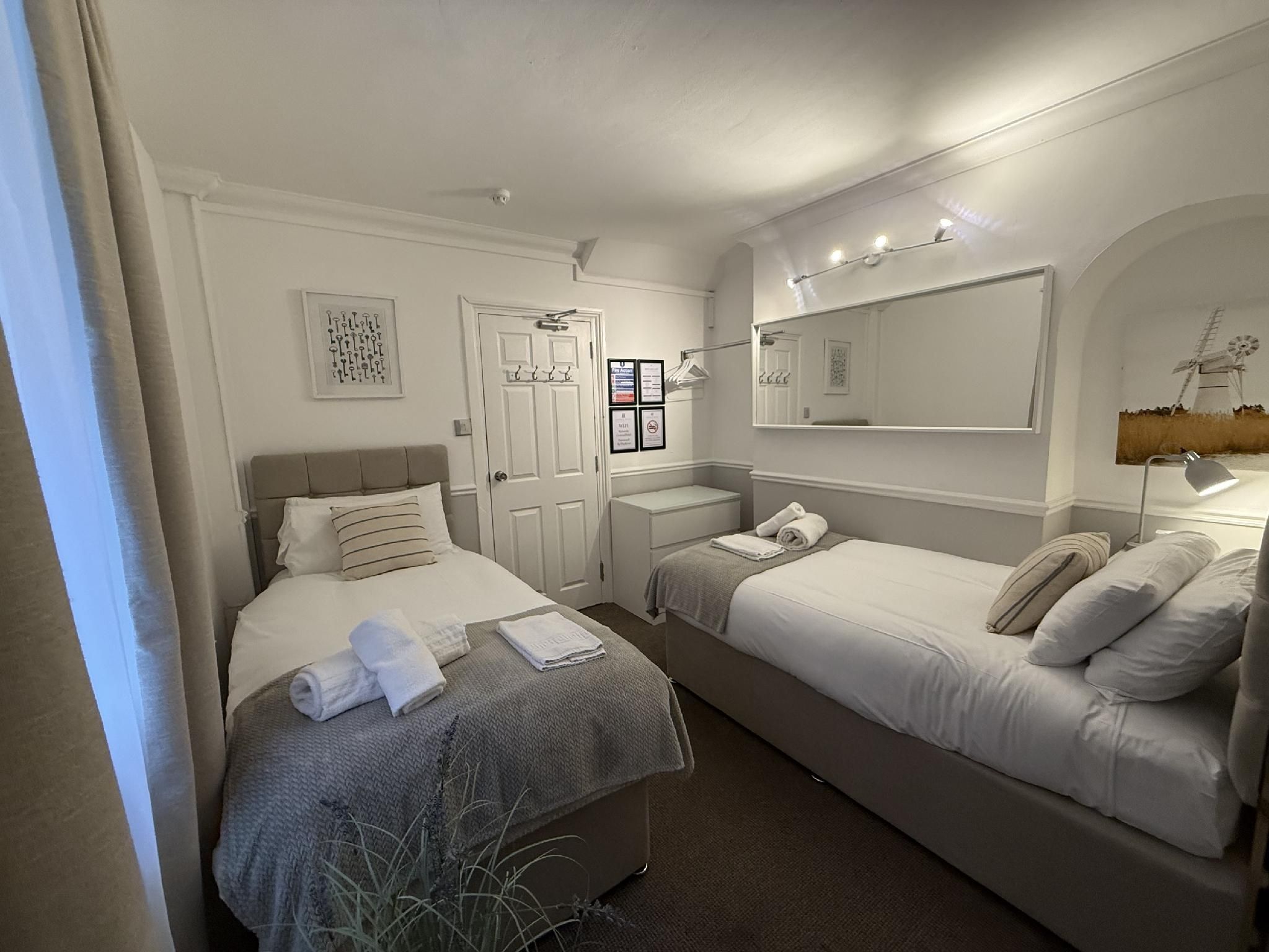 Twin room-Standard-Ensuite