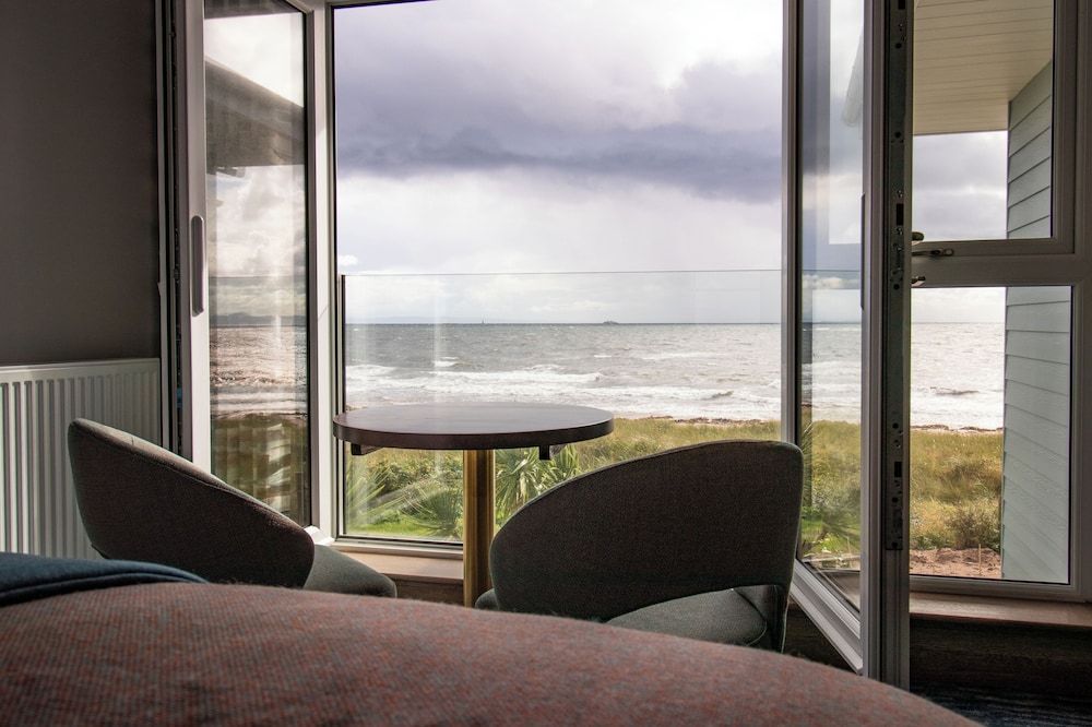 The Waterside Hotel Superior Room 4