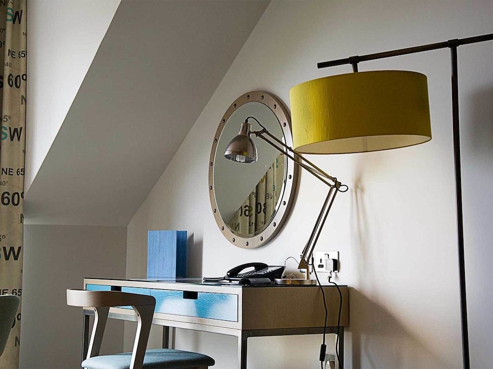 The Waterside Hotel Standard Room 4