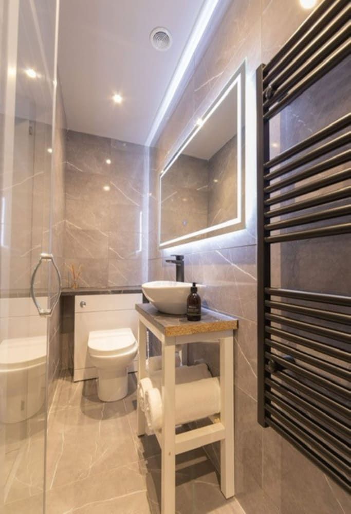 Loch Ness Clansman Hotel Twin Room 3