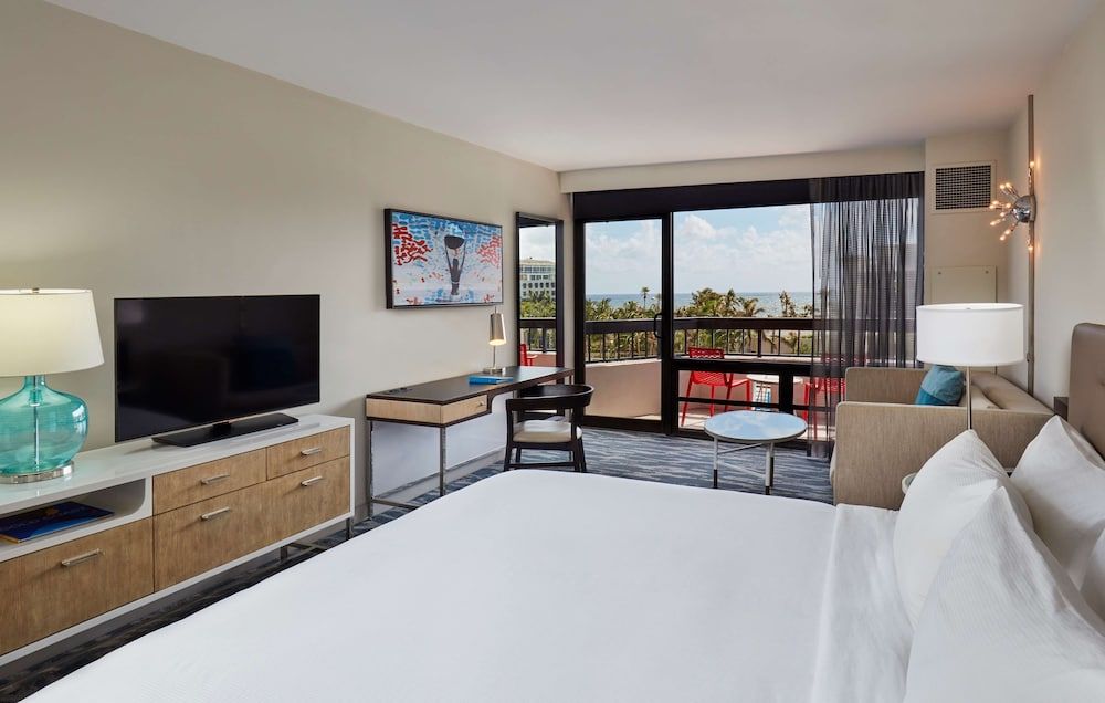 Room, 1 King Bed, Non Smoking, Balcony (Water view)