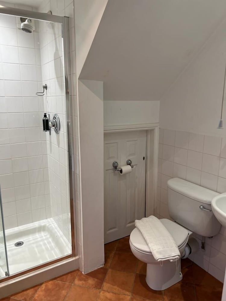 The Corner House Hotel Gatwick Single Room 4