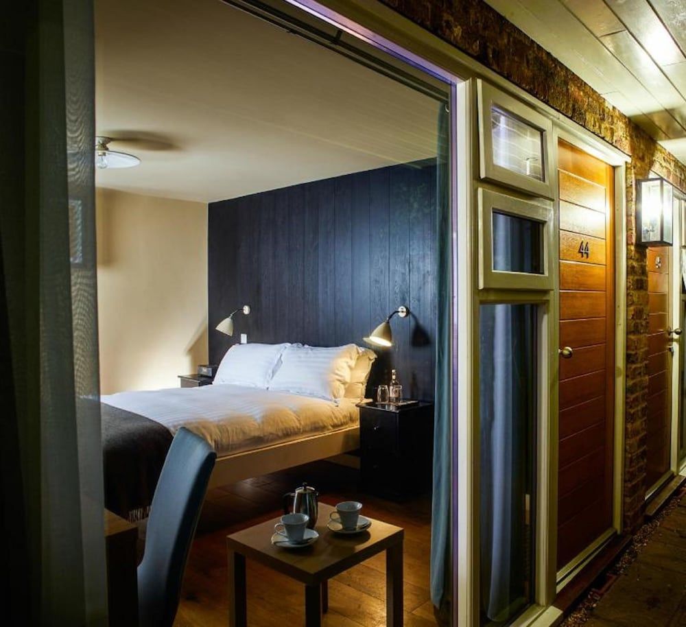 Stoke Place Hotel Standard Double Room, Garden Area 2