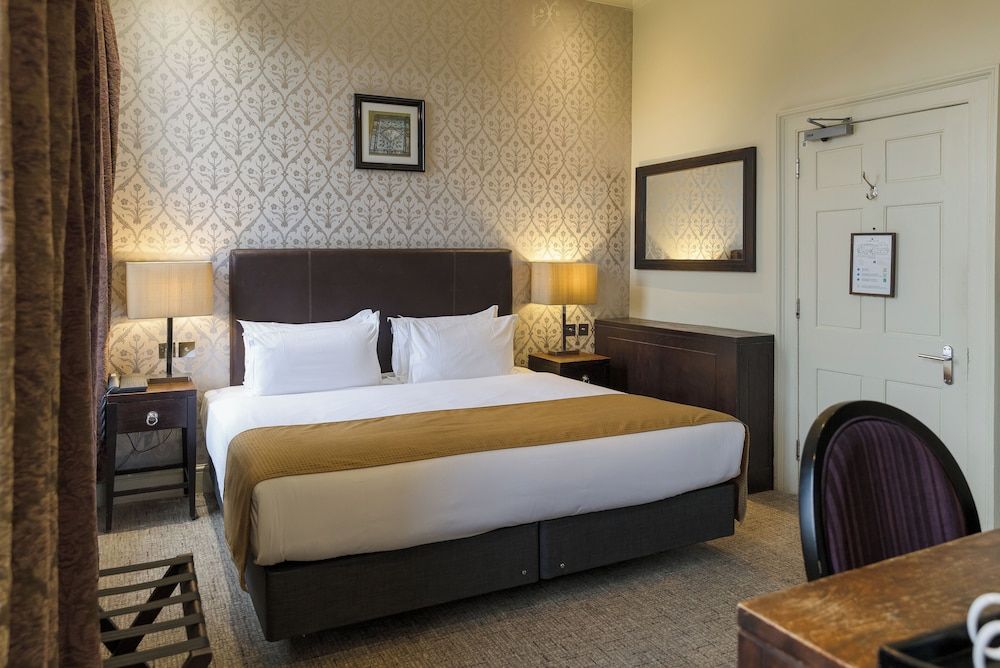 undefined Stoke Place Hotel 6