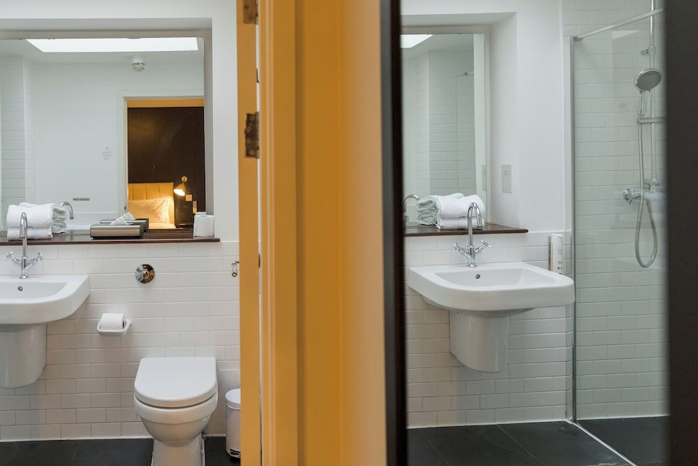 Stoke Place Hotel Standard Double Room, Garden Area 3