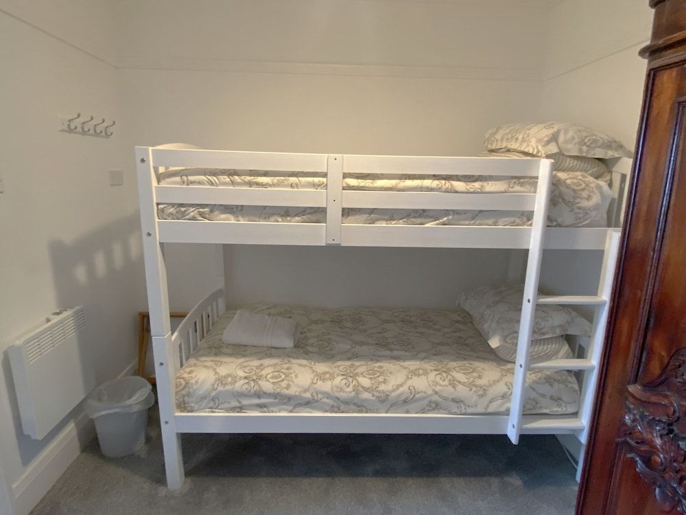 The North Cliff Hotel Superior Suite, Ensuite, Sea View (Junior double and bunks /) 5