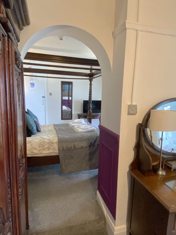 The North Cliff Hotel Superior Suite, Ensuite, Sea View (Junior double and bunks /) 23