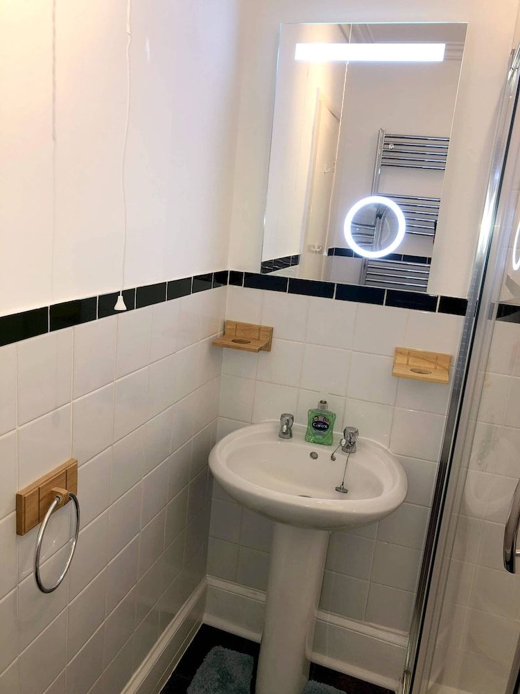 The North Cliff Hotel Deluxe Twin Room, Ensuite, Sea View (Superking / ) 11