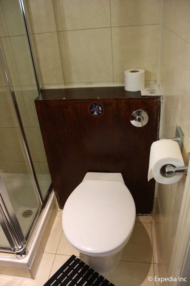 Islington Inn Double Room 7