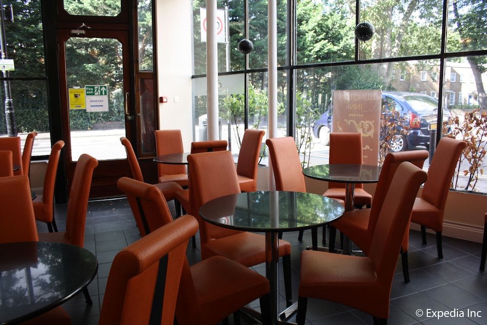 undefined Islington Inn 8