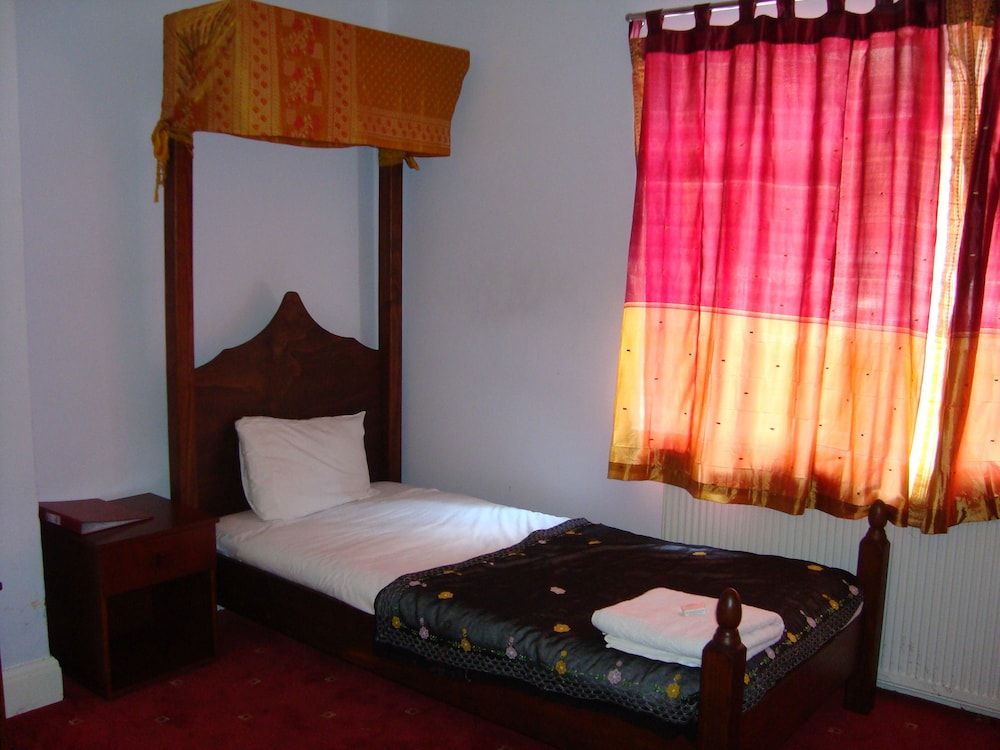 undefined Islington Inn 2