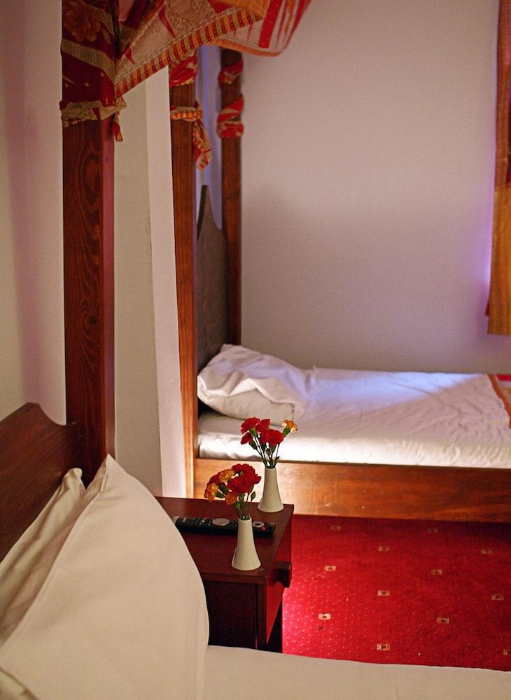 undefined Islington Inn 7