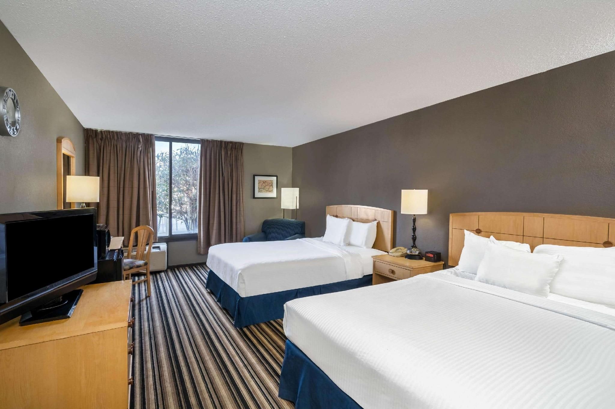 2 Queen Beds, Superior Room, Non-Smoking